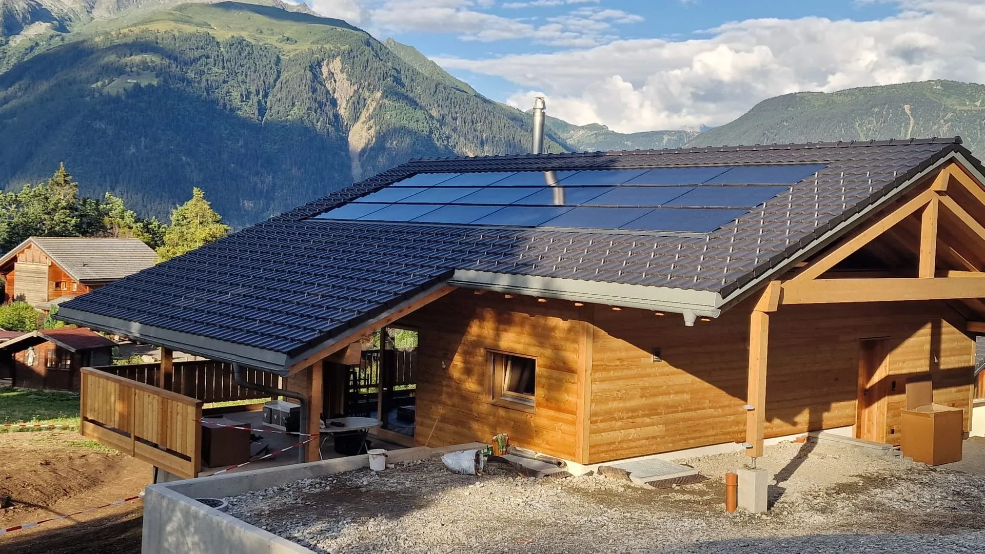 e8329ec8-6538-4ea8-bce5-b11665707b9d-1920w